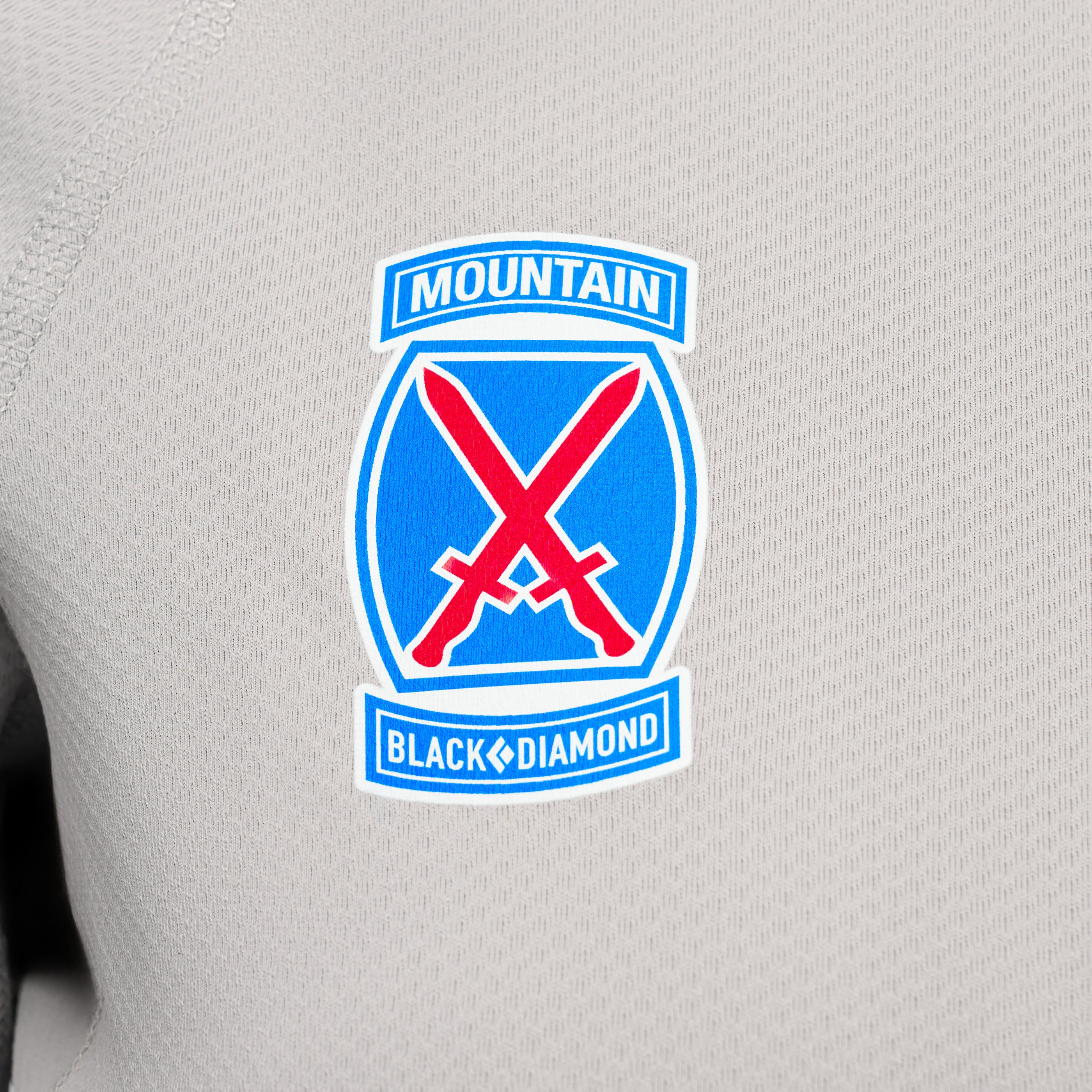 black-diamond-alpenglow-hoody-femme-10th-mountain-sweat-anti-uv-upf-40 image 2