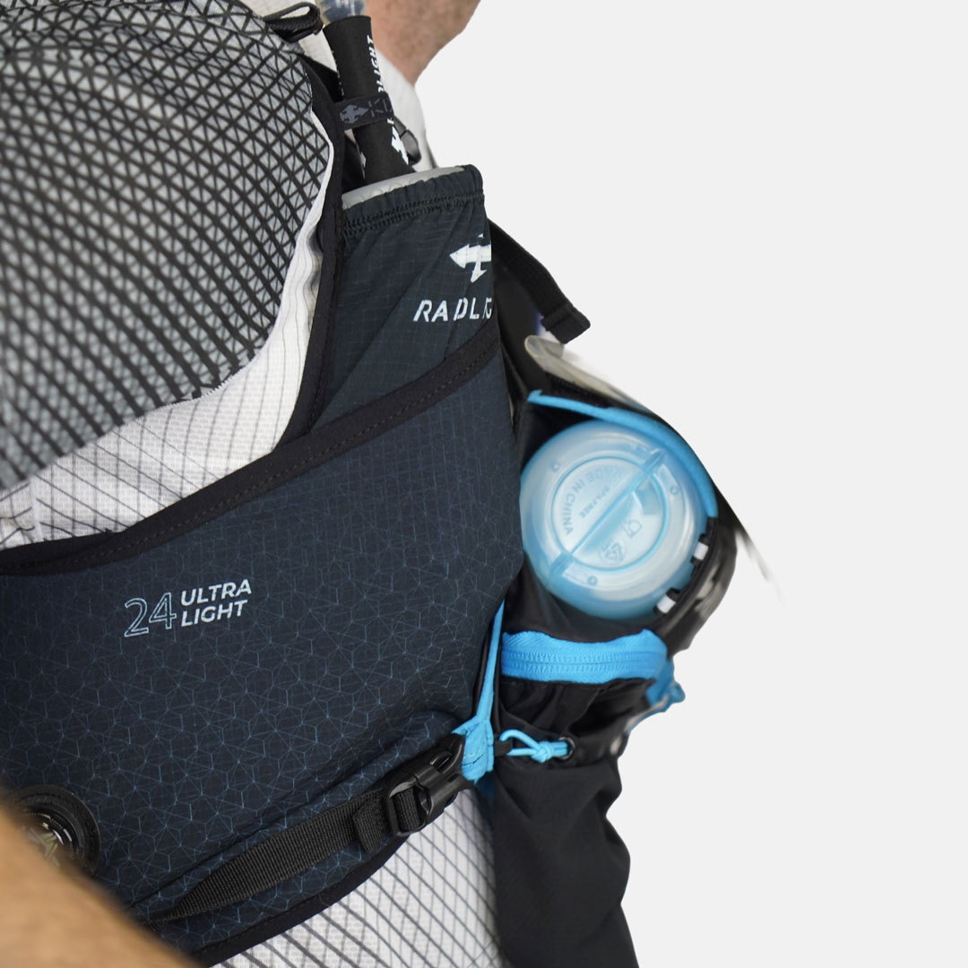 raidlight-ultralight-24-30l-made-in-france-sac-gilet-trail-tapes image 3