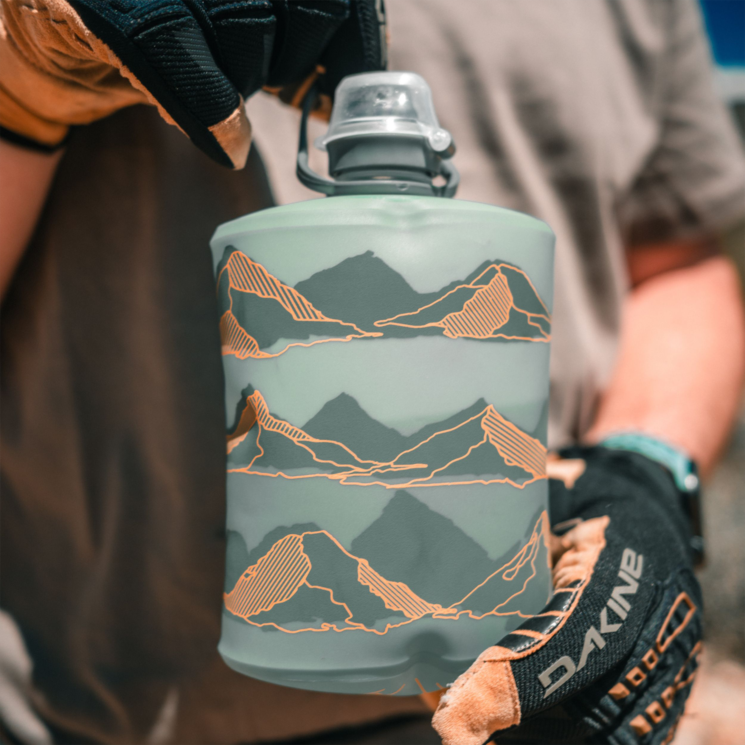 hydrapak-mountain-stow-500ml-gourde-pliable-montagne image 6