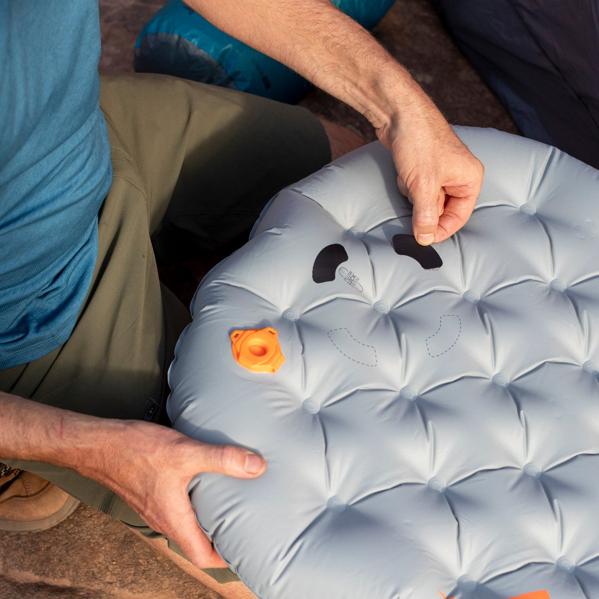 sea-to-summit-pillow-lock-system-patchs-auto-agrippants-pour-oreiller-et-matelas image 1